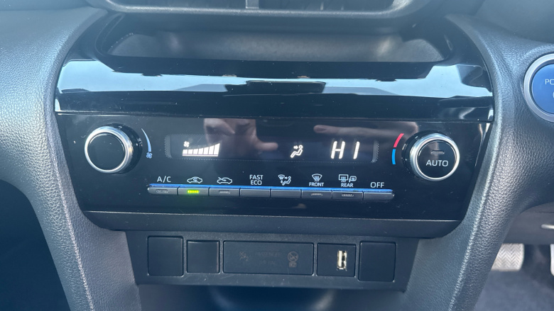 Toyota Yaris Cross 1.5 Hybrid Design 5dr CVT Hybrid Estate